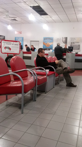 Tire Shop «Discount Tire Store - Fenton, MI», reviews and photos, 3609 Owen Rd, Fenton, MI 48430, USA