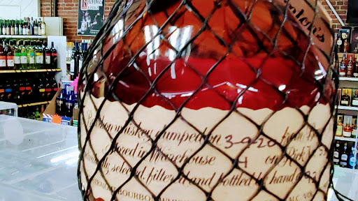 Liquor Store «Wine Vault», reviews and photos, 2 Fairbanks St, Framingham, MA 01701, USA