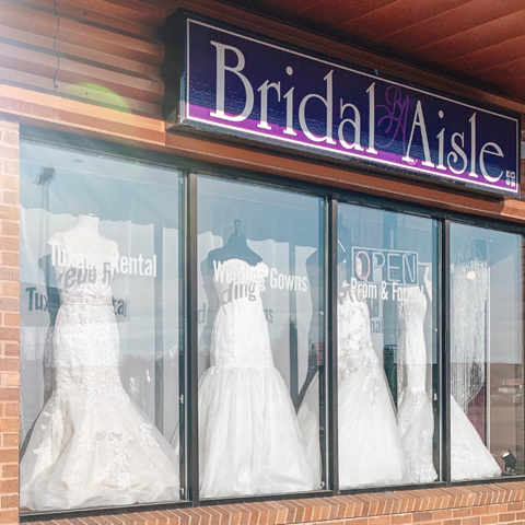 Bridal Aisle Off the Rack Boutique & Consignment, 308 5th Ave SE, Osseo, MN 55369, USA, 