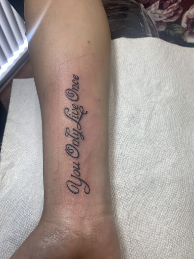 Tattoo Shop «Incredible Ink Tattoo», reviews and photos, 37 New Orleans Rd, Hilton Head Island, SC 29928, USA