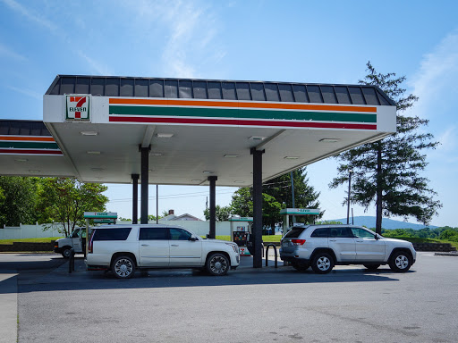 7-Eleven, 2000 N Shenandoah Ave, Front Royal, VA 22630, USA, 