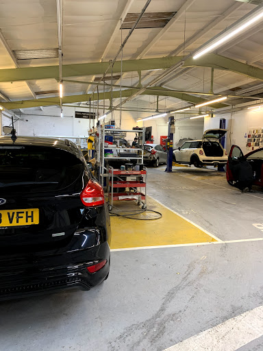 Paint and body shops Oldham