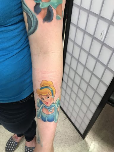 Tattoo Shop «Calaveras Tattoo Studio», reviews and photos, 1510 S Fort Hood St, Killeen, TX 76542, USA