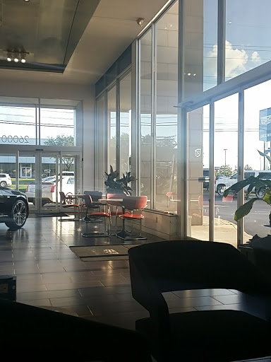 Cadillac Dealer «Crestmont Cadillac», reviews and photos, 26000 Chagrin Blvd, Beachwood, OH 44122, USA