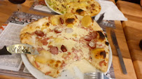 Plats et boissons du Pizzeria PIZZBURG à Colombier-Fontaine - n°3