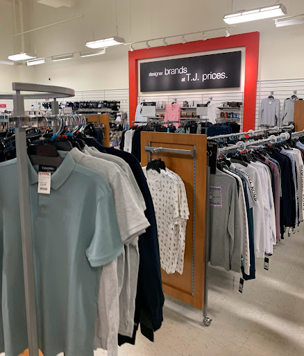 Department Store «T.J. Maxx», reviews and photos, 1751 Ritchie Station Ct, Capitol Heights, MD 20743, USA