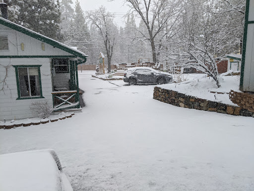 Hillcrest Suites & Cabins image