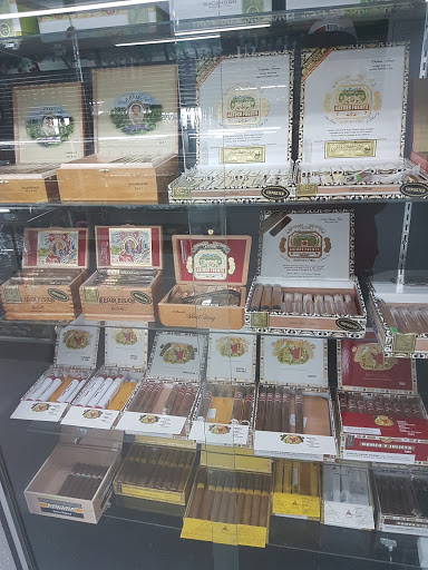 Tattoo Shop «Armadillo Reds Tattoo West Kissimmee», reviews and photos, 4499 W Vine St, Kissimmee, FL 34746, USA