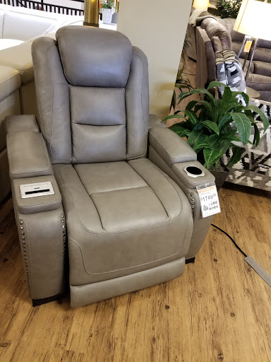 Furniture Store «Ashley Furniture HomeStore», reviews and photos, 2508 S 38th St, Tacoma, WA 98409, USA