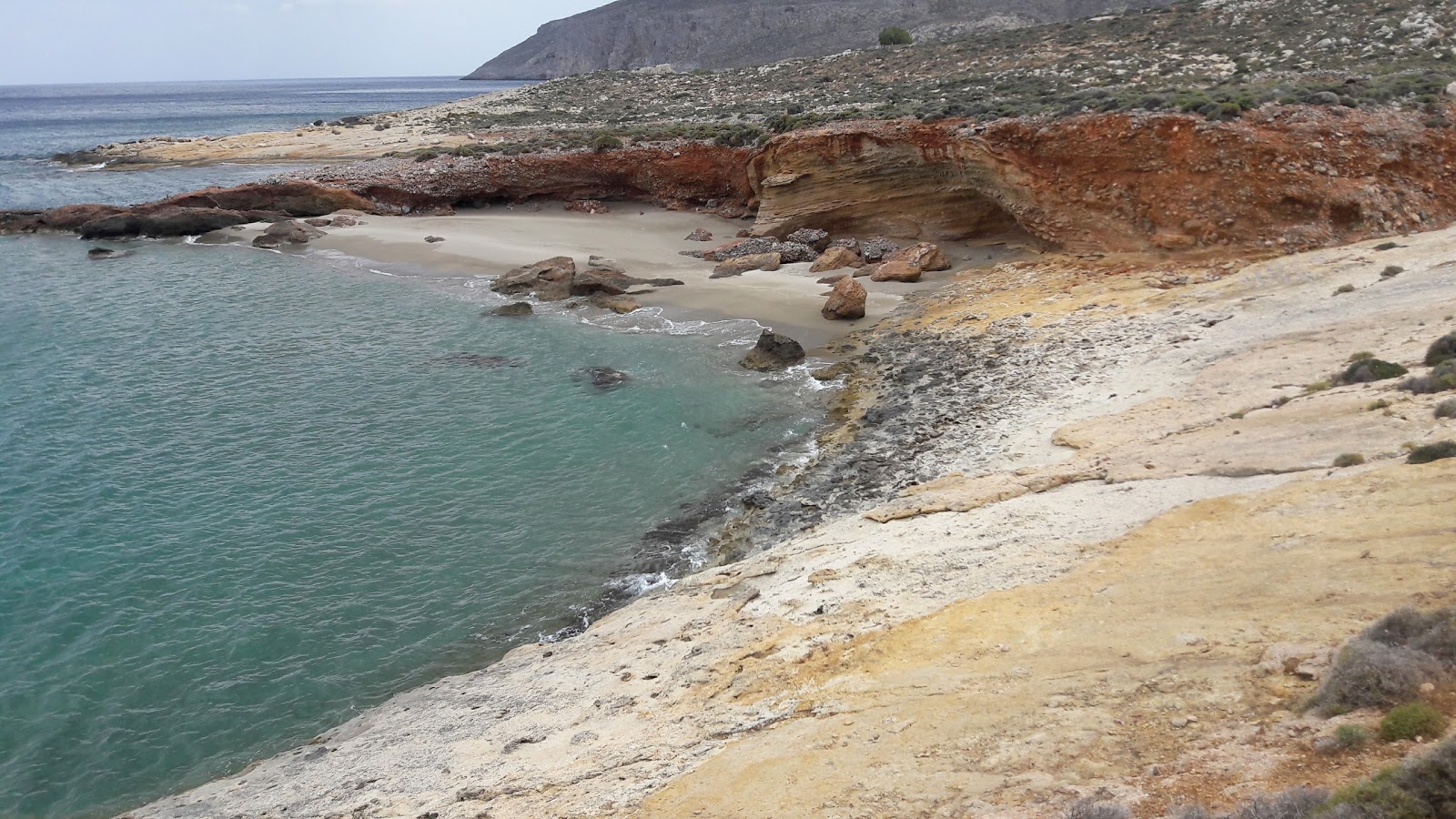 Mafromouri beach的照片 带有明亮的沙子表面