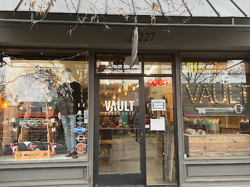Snowboard Shop «The Vault - Snowboards & Skateboards», reviews and photos, 227 G St, Davis, CA 95616, USA