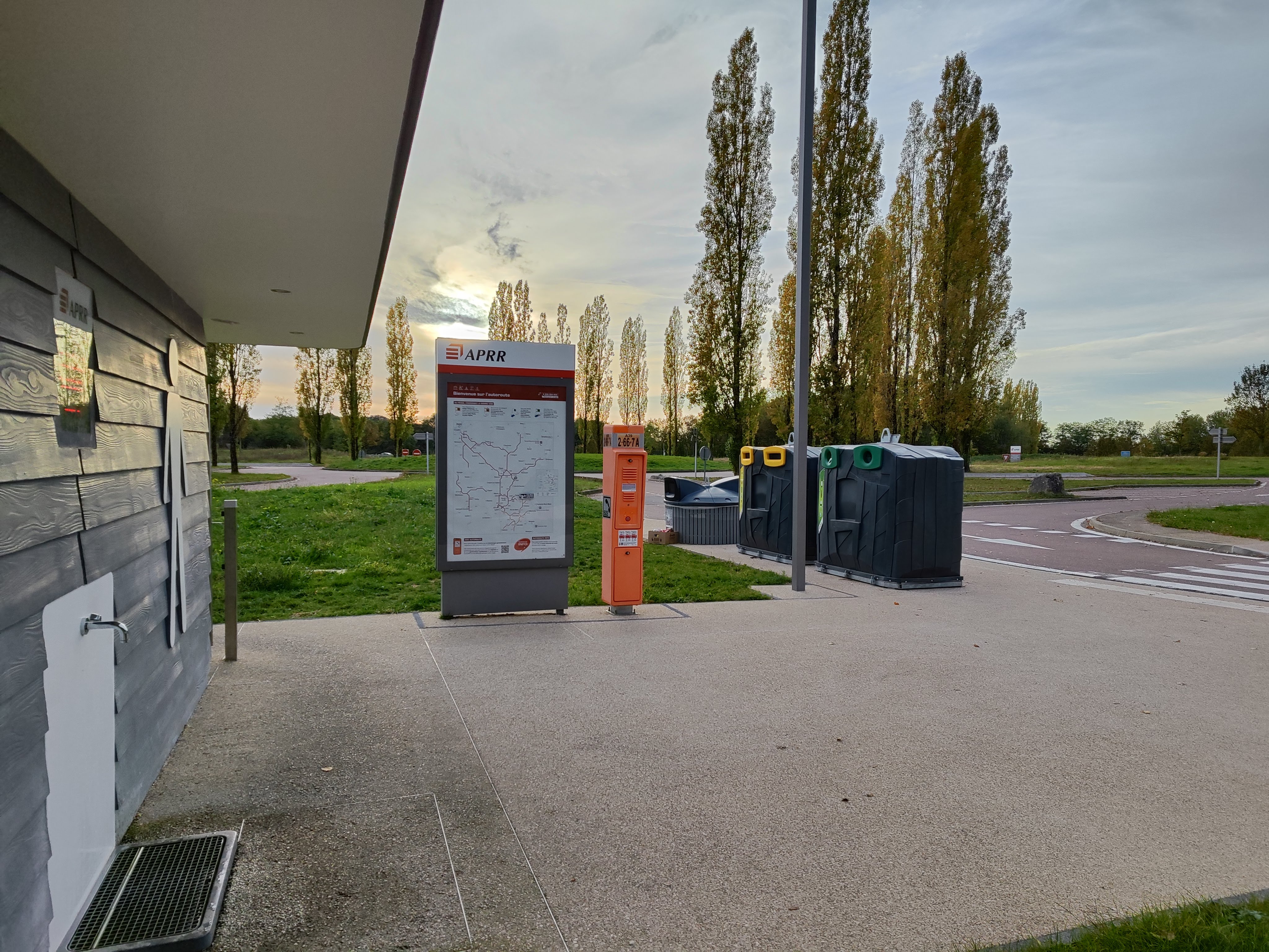 Photo n° 5 de l'avis de Milan.� fait le 16/10/2023 à 15:49