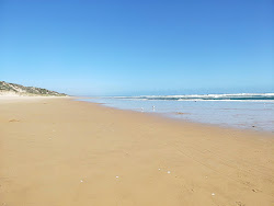 Photo de Paris Crescent Beach avec rivage droit, long