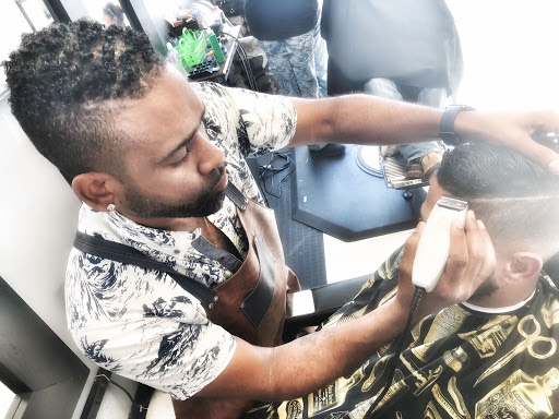 Barber Shop «Chacabana Barber Shop», reviews and photos, 5002 Eisenhauer Rd, San Antonio, TX 78218, USA