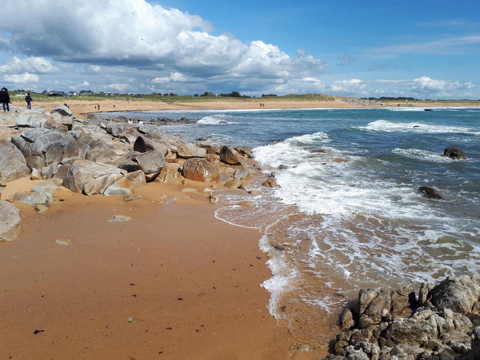 Plage de Kerhillio的照片 具有非常干净级别的清洁度