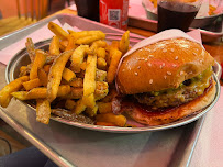 Plats et boissons du Restaurant de hamburgers Le Camion Qui Fume à Paris - n°3