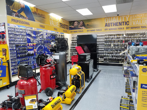 Auto Parts Store «NAPA Auto Parts - Genuine Parts Company», reviews and photos, 7717 W Hillsborough Ave, Tampa, FL 33615, USA