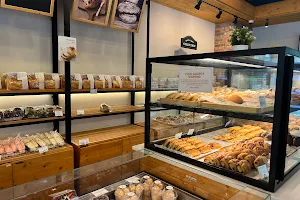 Tous Les Jours Bakery Cafe Ellicott City image
