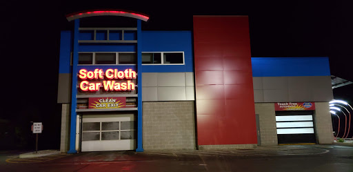 Car Wash «Foam & Wash Car Wash, Dog Wash & Laundromat», reviews and photos, 1520 U.S. 9, Wappingers Falls, NY 12590, USA