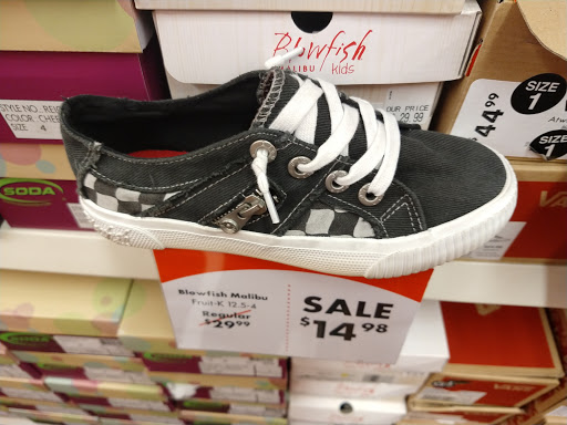 Shoe Store «Shoe Carnival», reviews and photos, 7111 W Alameda Ave, Lakewood, CO 80226, USA