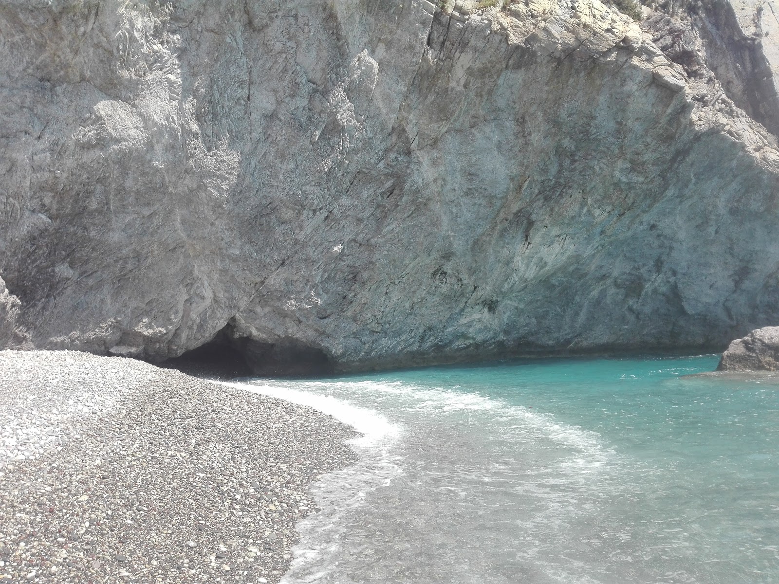 Φωτογραφία του Kayacik beach III άγρια περιοχή