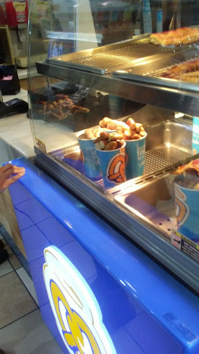 Shopping Mall «Sherwood Mall Shopping Center», reviews and photos, 5308 Pacific Ave, Stockton, CA 95207, USA