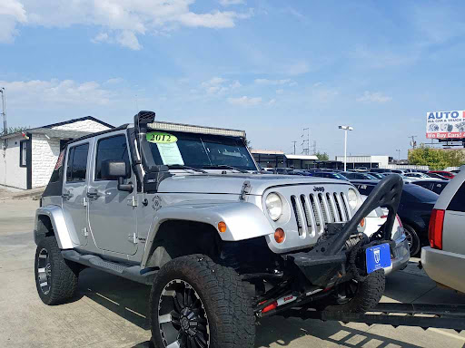 Used Car Dealer «Trinity Auto Sales Group», reviews and photos, 5801 W Jefferson Blvd, Dallas, TX 75211, USA