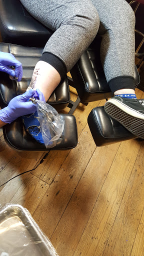 Tattoo Shop «Envy Ink Tattoo & Piercing», reviews and photos, 862 2nd Ave, Gallipolis, OH 45631, USA