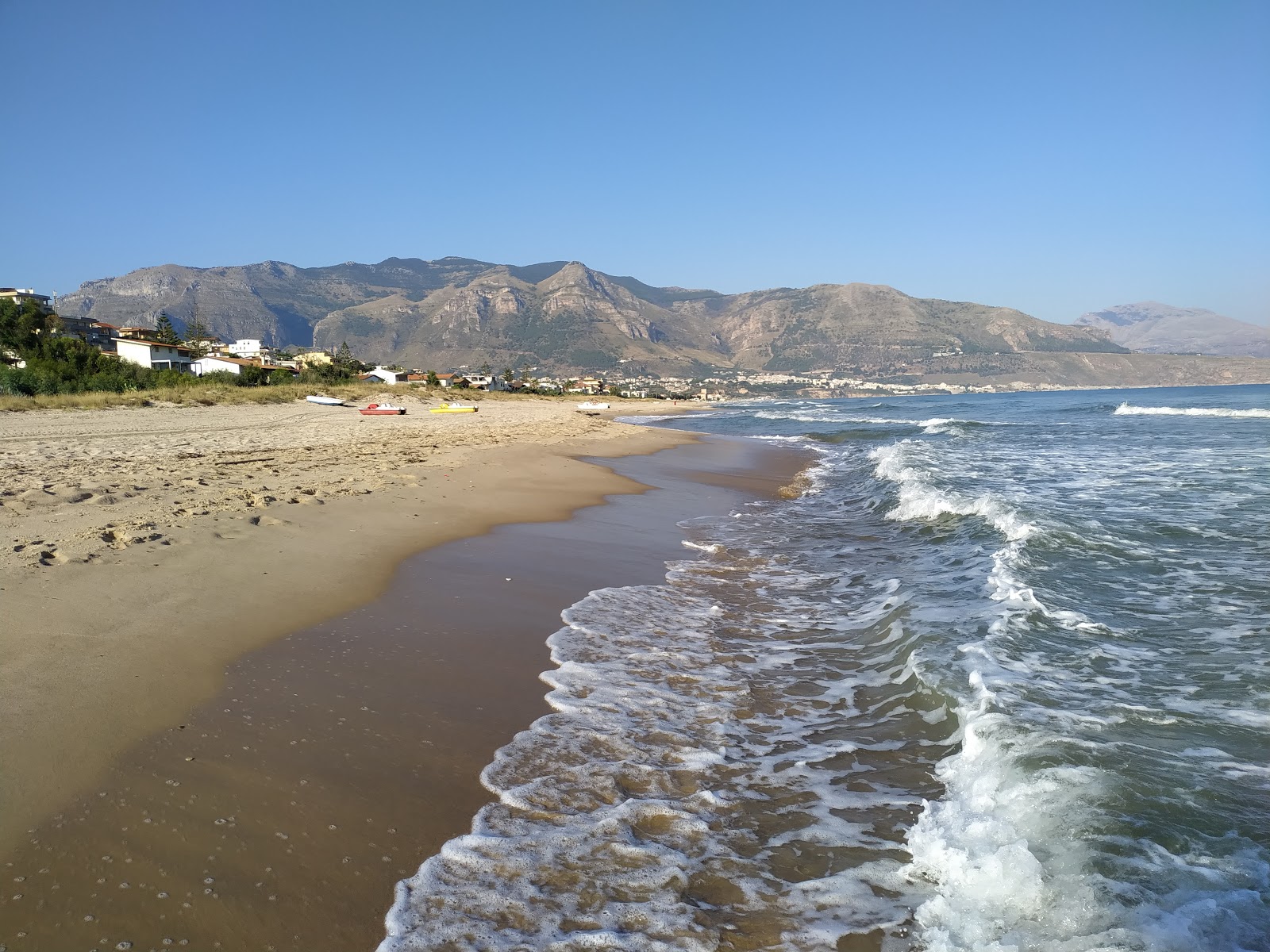 Fotografie cu Alcamo Marina Beach cu o suprafață de nisip beige