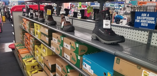 Sporting Goods Store «Big 5 Sporting Goods - Petaluma», reviews and photos, 105 N McDowell Blvd, Petaluma, CA 94954, USA