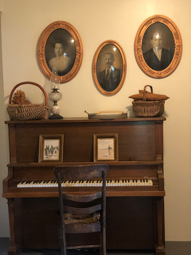 Grocery Store «Butteville General Store», reviews and photos, 10767 Butte St NE, Aurora, OR 97002, USA