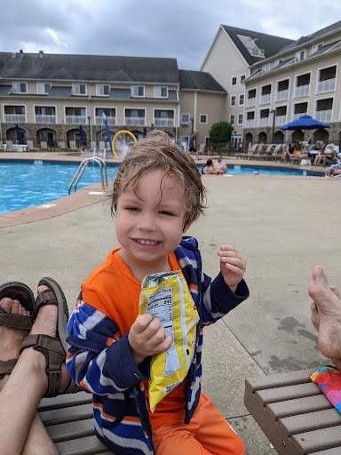 Supermarket «Giant Eagle Supermarket», reviews and photos, 14100 Detroit Ave, Lakewood, OH 44107, USA