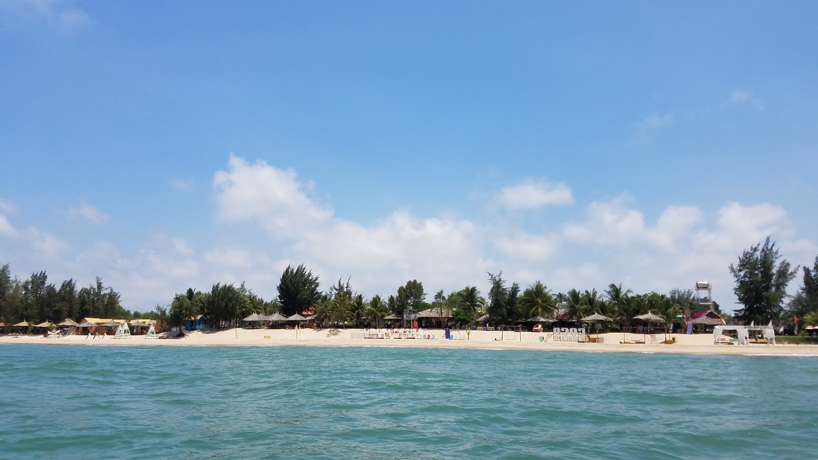 Foto de Cam Binh Beach - recomendado para viajeros en familia con niños