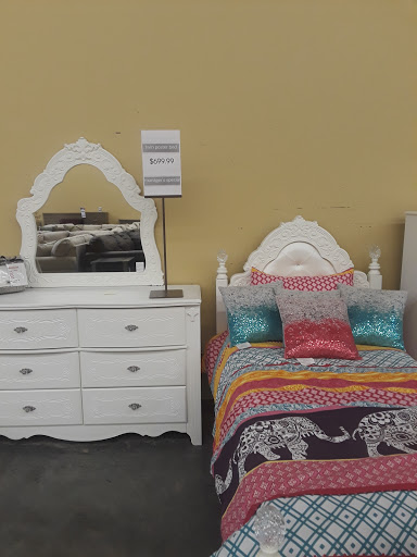 Furniture Store «Ashley Furniture HomeStore», reviews and photos, 14810 North Freeway #100, Houston, TX 77090, USA