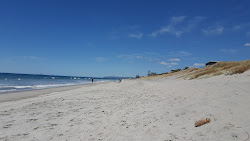 Zdjęcie Midway Beach z powierzchnią turkusowa czysta woda