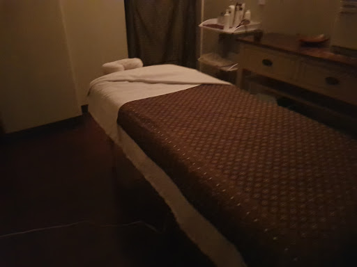 Massage Therapist «Origins Thai Spa», reviews and photos, 925 N Garfield St E, Arlington, VA 22201, USA