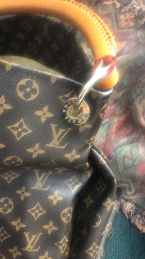 Thrift Store «Uptown Cheapskate», reviews and photos, 24366 Rockfield Blvd, Lake Forest, CA 92630, USA