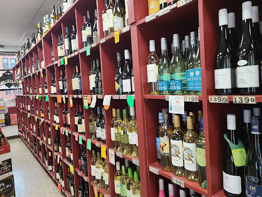 Liquor Store «Greenway Liquors», reviews and photos, 105 W Grant St, Minneapolis, MN 55403, USA