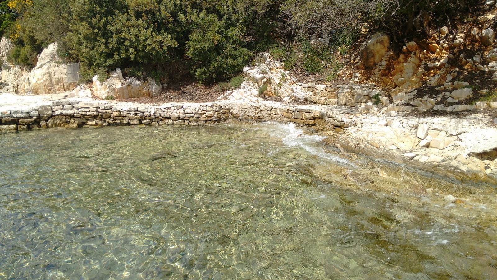 Mavrona beach'in fotoğrafı vahşi alan