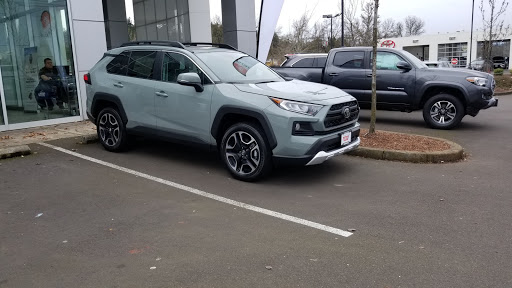 Toyota Dealer «Lithia Toyota of Springfield», reviews and photos, 163 S 9th St, Springfield, OR 97477, USA