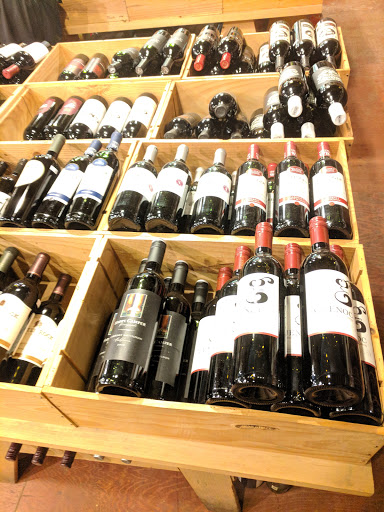 Wine Store «Wines Off Wynkoop», reviews and photos, 1610 16th St, Denver, CO 80202, USA