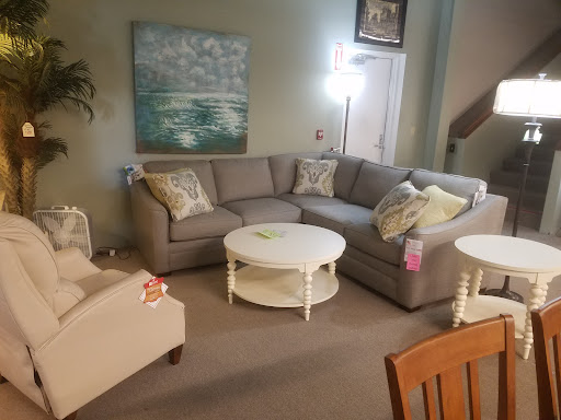 Furniture Store «Seacoast Furniture Stores», reviews and photos, 845 Lafayette Rd, Seabrook, NH 03874, USA