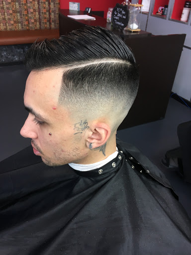 Barber Shop «Shave & Blade Barber Shop», reviews and photos, 9824 West Northern Avenue, #200, Peoria, AZ 85345, USA