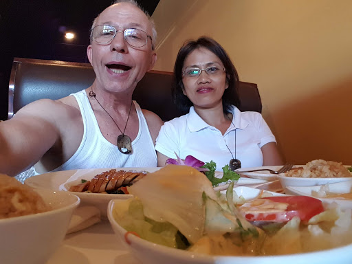 Shopping Mall «Pleasant Valley Shopping Center», reviews and photos, 7524 Broadview Rd, Cleveland, OH 44134, USA