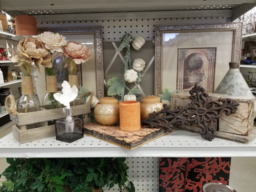 Thrift Store «Goodwill Central Texas - Lakeway», reviews and photos, 1901 RR 620 South, Lakeway, TX 78734, USA