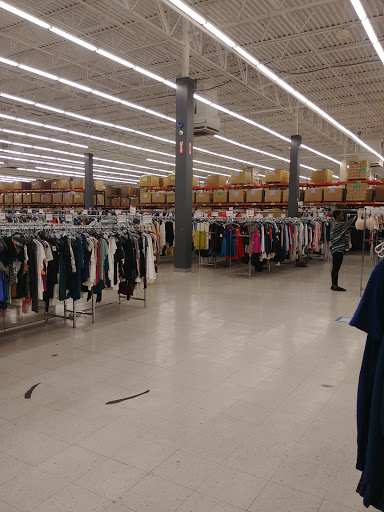 Discount Store «Discount Fashion Warehouse Northland», reviews and photos, 2727 Northland Plaza Dr, Columbus, OH 43231, USA