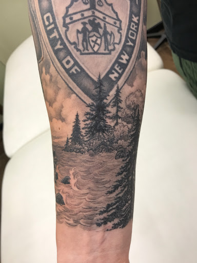 Tattoo Shop «Ben Around Tattoos and Offbeat Gallery», reviews and photos, 701 W Main St, Charlottesville, VA 22903, USA