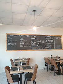 Atmosphère du Restaurant O Castela à Saint-Sulpice-la-Pointe - n°10