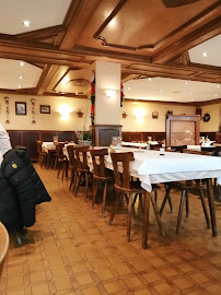 Atmosphère du Restaurant de spécialités alsaciennes La Couronne de Roeschwoog - Flammkueche Restaurant à Rœschwoog - n°14