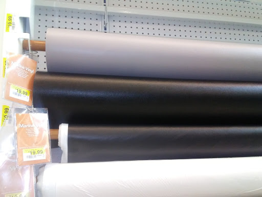 Shopping Mall «The Shops at Fox River», reviews and photos, 3340 Shoppers Dr, McHenry, IL 60051, USA